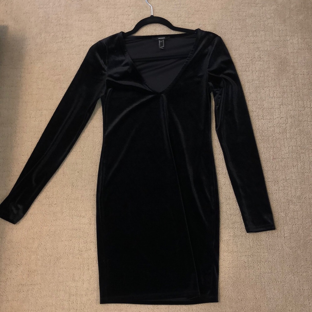 Forever 21 long sleeve black dress